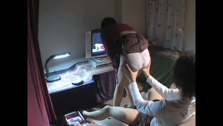 Una splendida ragazza giapponese viene scopata in un video porno amatoriale