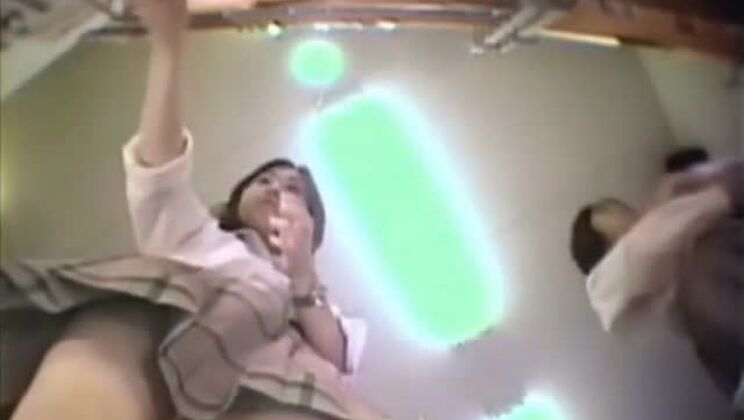 Incredibile ragazza giapponese in un video XXX con lingerie molto sexy