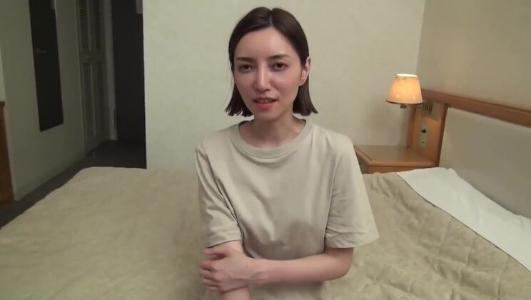 Dolce signora giapponese che realizza i suoi sporchi e perversi sogni erotici.