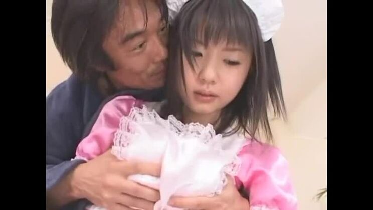 Splendida troia giapponese che si fa fare un'incredibile scopata amatoriale