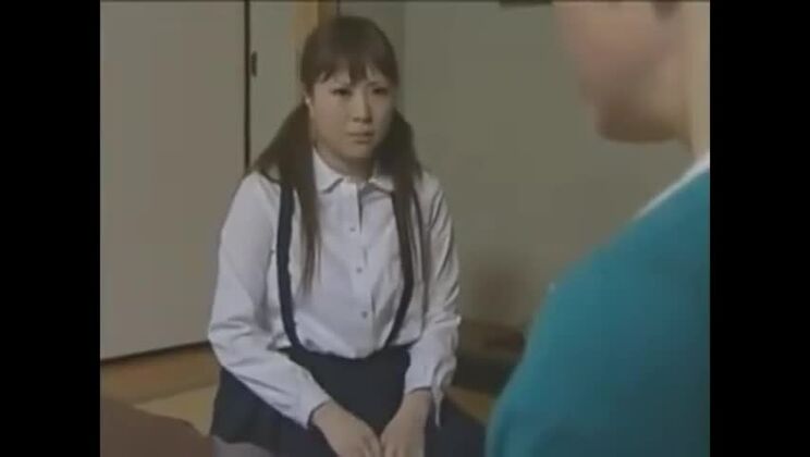 Incredibile donna giapponese che si esibisce in un video di sesso fetish