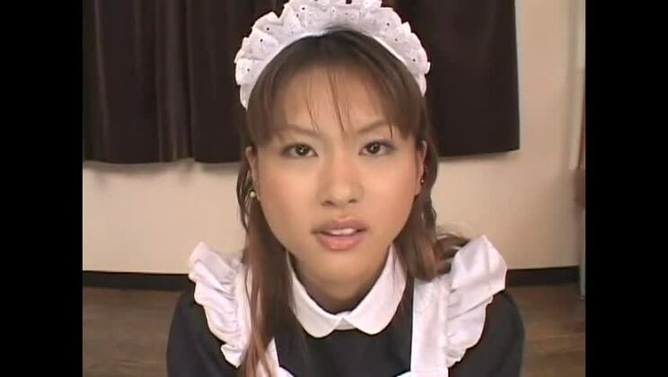 Donna giapponese sexy innamorata dei facciali