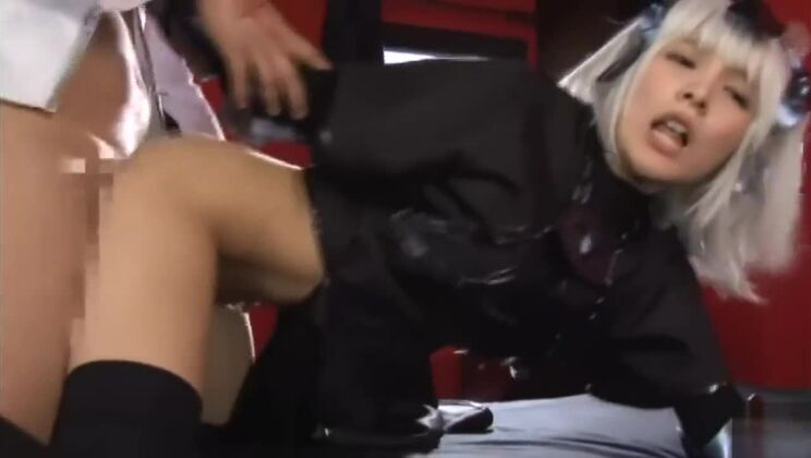 Adorabile sgualdrina giapponese dal seno prosperoso