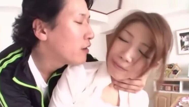 Bella troia giapponese formosa in un video porno bukkake