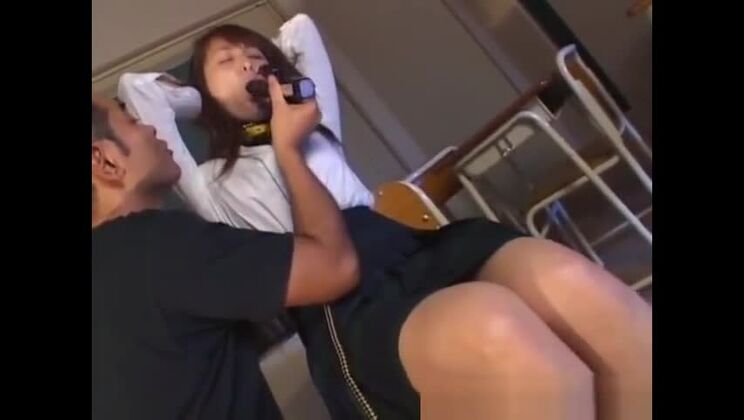 Adorabile troia asiatica protagonista di un fantastico video porno interrazziale