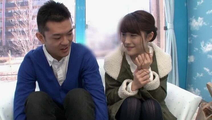 Bella giapponese huzzy in video porno fetish