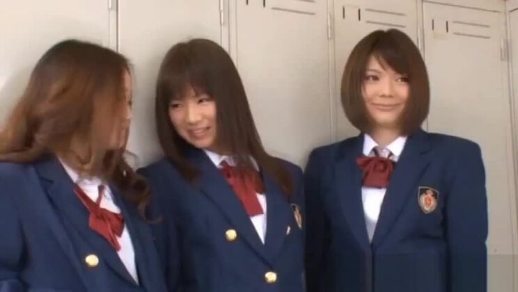 La splendida asiatica dalle forme generose Anri Nonaka nel miglior video porno amatoriale di sempre.