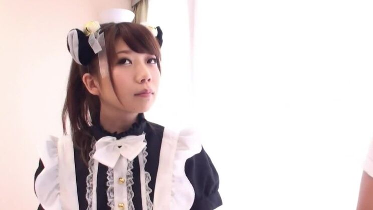 La splendida giapponese Natsu Aoi incarna il suo sogno feticista