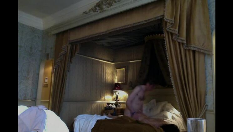 Una graziosa prostituta giapponese dalle tette grosse in un video XXX amatoriale privato.