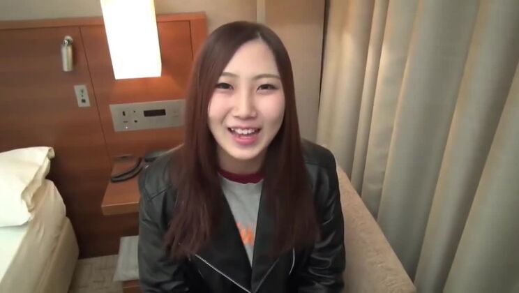 Affascinante ragazza asiatica