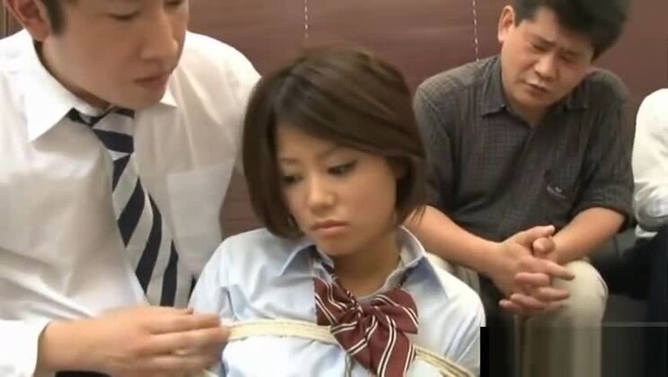 Ragazza giapponese provocante