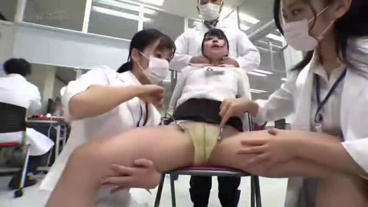 Ragazza orientale succosa