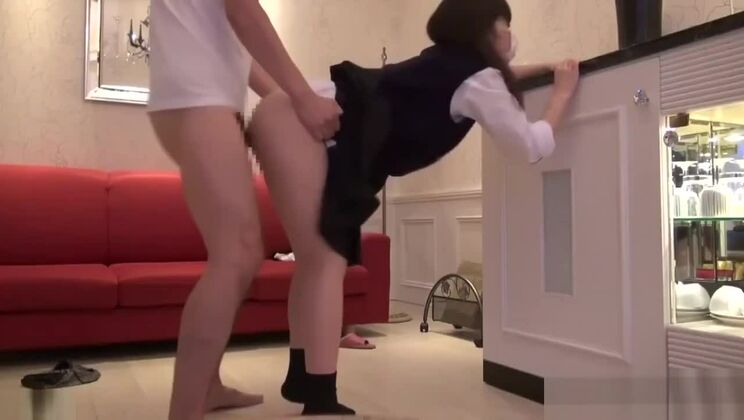 Elegante ragazza giapponese