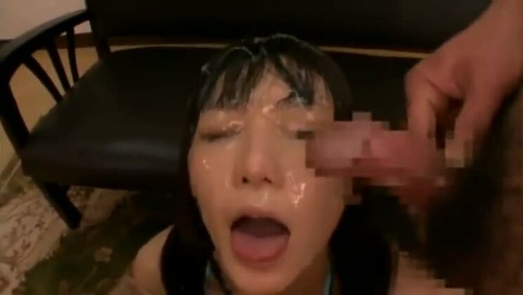 Bellissima troia giapponese in un video porno fetish