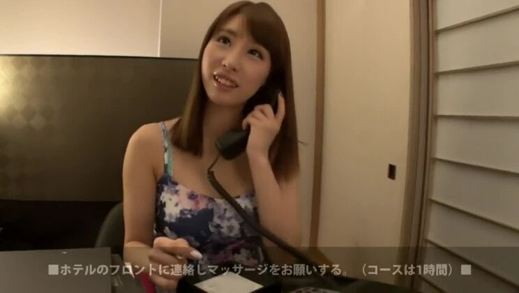 Succosa prostituta giapponese in un massaggio orgasmico magico