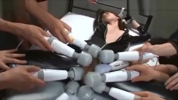 La deliziosa tartina orientale è innamorata del bukkake