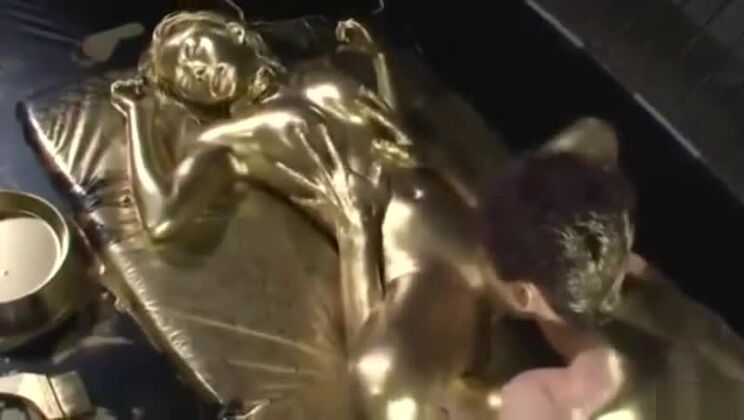 Attraente ragazza giapponese huzzy che fa una doccia di sperma Troia