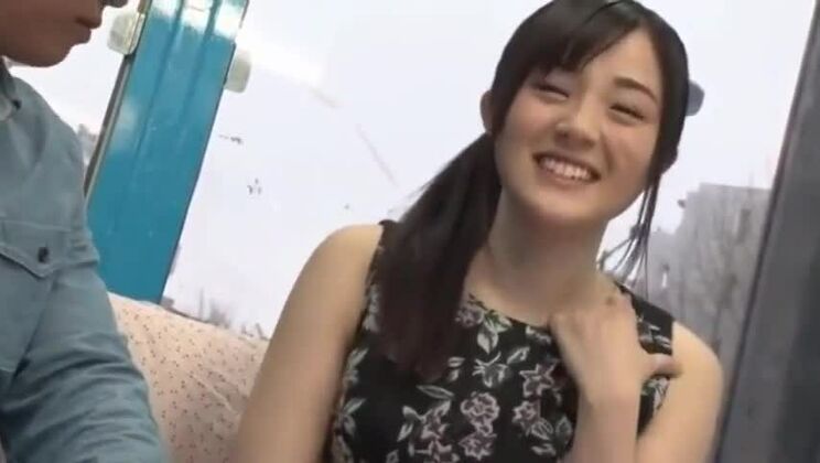 Affascinante ragazza asiatica