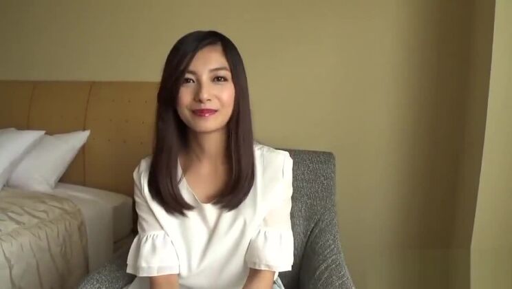 ragazza orientale dall'aspetto divino