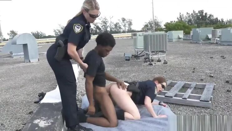 Splendida bionda giapponese in un video di massaggio erotico