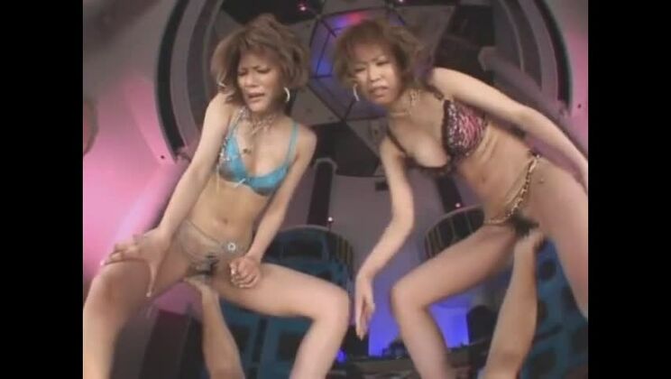 La bella giapponese Anna Kaneshiro