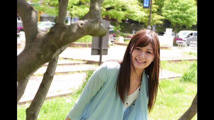 Una splendida ragazza asiatica in un film porno fetish.