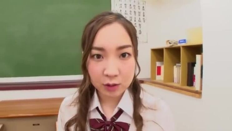 Splendida prostituta orientale incarna il suo sogno feticista