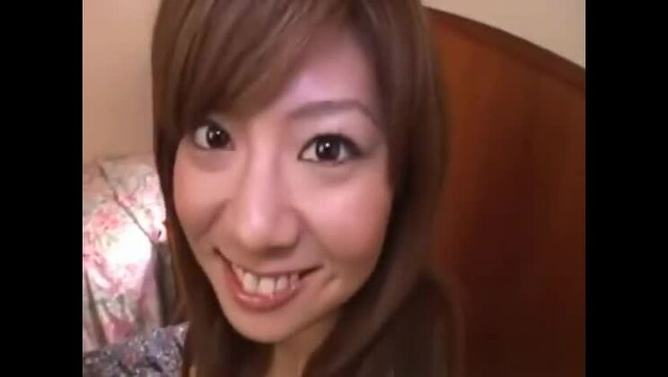 Video porno con le pornostar Praew e Aki Katase