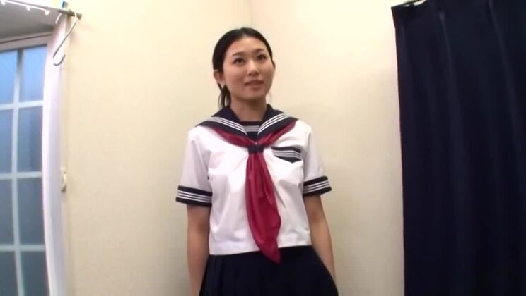 Video porno di cosplay con School Uniform, Mio Kitagawa e Biew