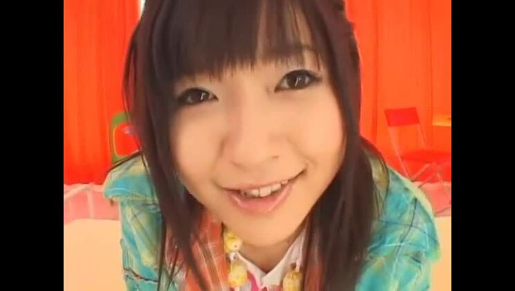 La splendida giapponese dal seno prosperoso Minami Yoshizawa