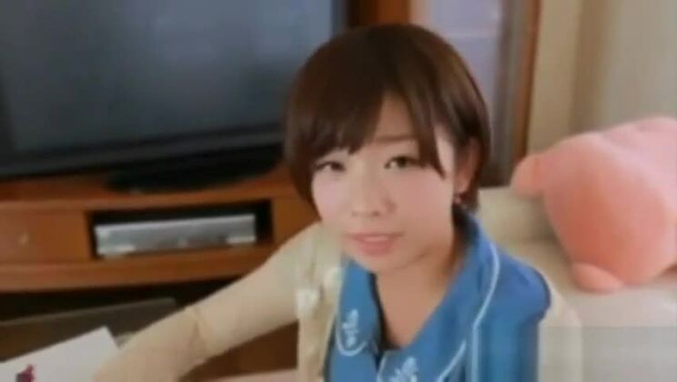 Piacevole sgualdrina orientale in un video porno fetish