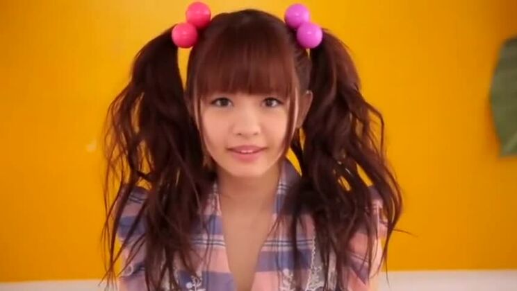 La splendida tettona giapponese Rimu Sasahara