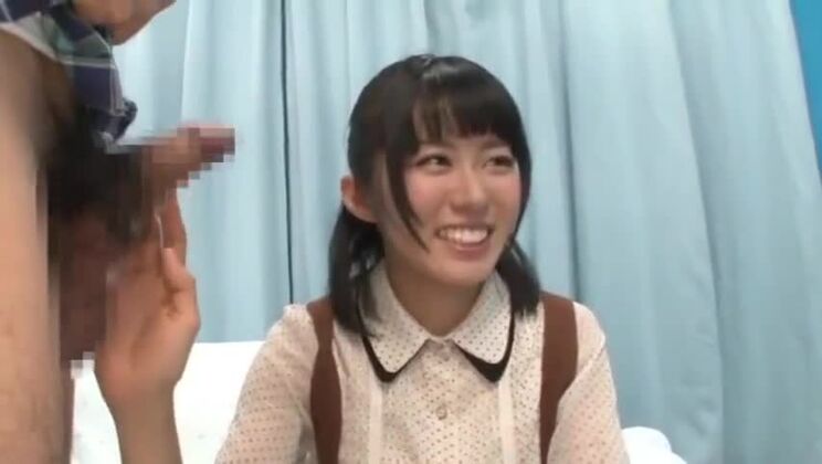 Una prostituta giapponese suprema con un'esperienza sessuale hardcore