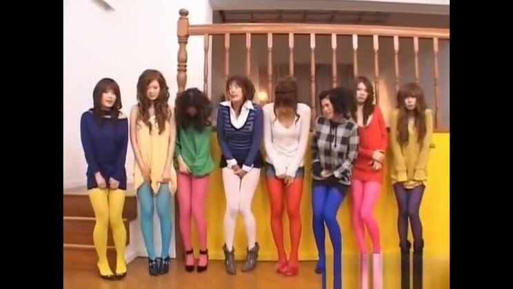 Le bambole asiatiche ricevono lezioni private nella loro sexy parte 6