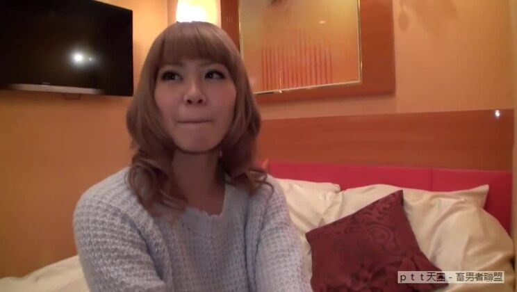 Le prime persone 344 Ayaka, commessa di abbigliamento di 20 anni