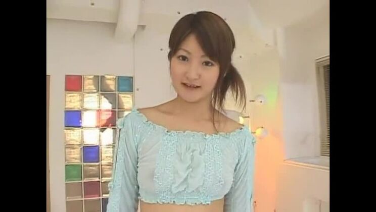 Incredibile ragazza giapponese Yuran Suzuka in un fantastico video JAV con sesso orale e seni piccoli