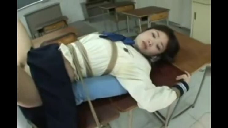 Guarda la prostituta giapponese nel video JAV hardcore più folle, guarda lo spettacolo