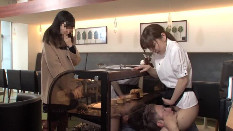 Ragazza giapponese esotica in una scena JAV HD molto eccitante