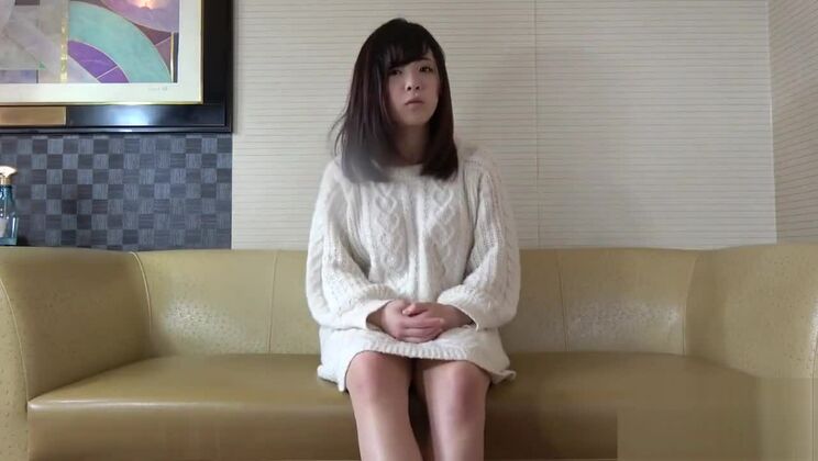 Bella adolescente giapponese si fa scopare e viene dentro