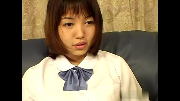 Una pazza giapponese zoccola in un incredibile film JAV senza censure ambientato in un college.