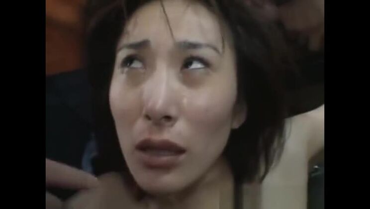 La signora asiatica è alta e fa sesso pubblico parte 4