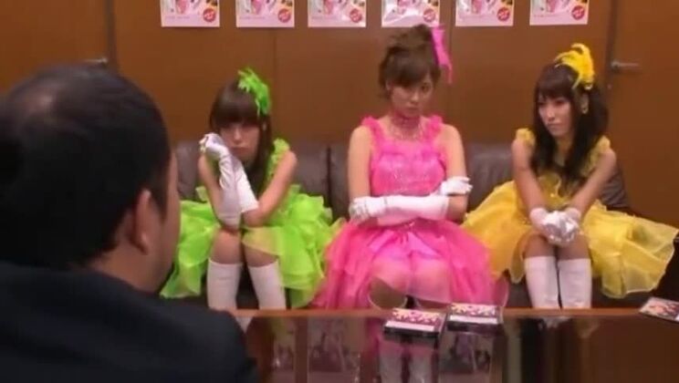 Pazzo troia giapponese nel video JAV che ti renderà schiavo della mente