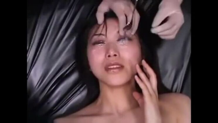 Mania dello sperma: sperma nell'occhio PARTE I