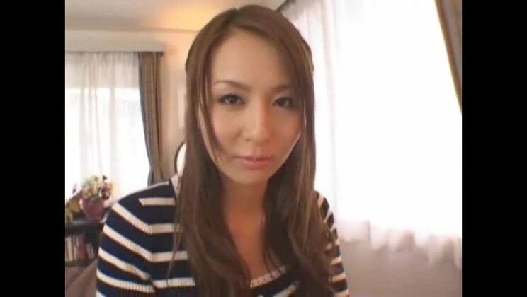 L'incredibile prostituta giapponese Jessica Kizaki nella scena Exotic Blowjob/Fera JAV.