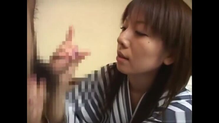 Sottotitolato: Moglie giapponese infedele fa un pompino all'attore