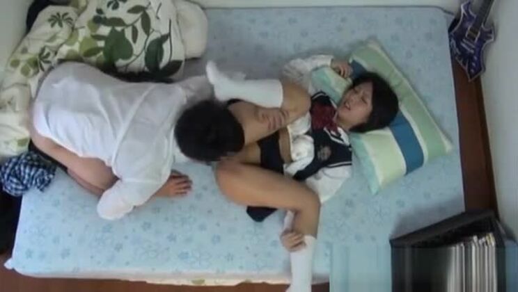 sesso hardcore con una giovane asiatica stretta