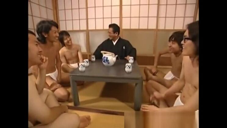 L'insegnante giapponese hot si diverte a scopare parte 5