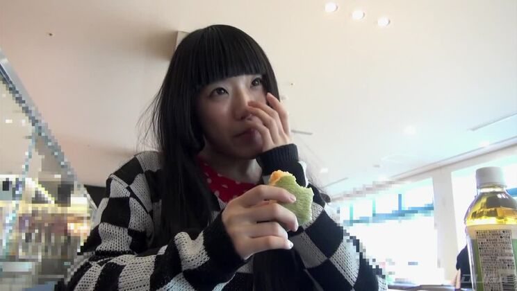 Modella giapponese pazzesca in un favoloso film JAV in HD con calze