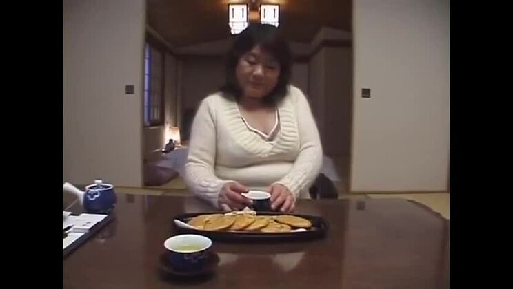 Una sgualdrina giapponese esclusiva in una nuova clip JAV