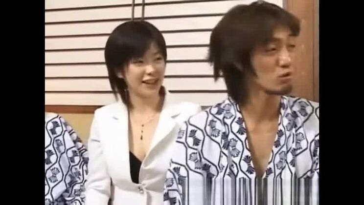 troie asiatiche che si divertono